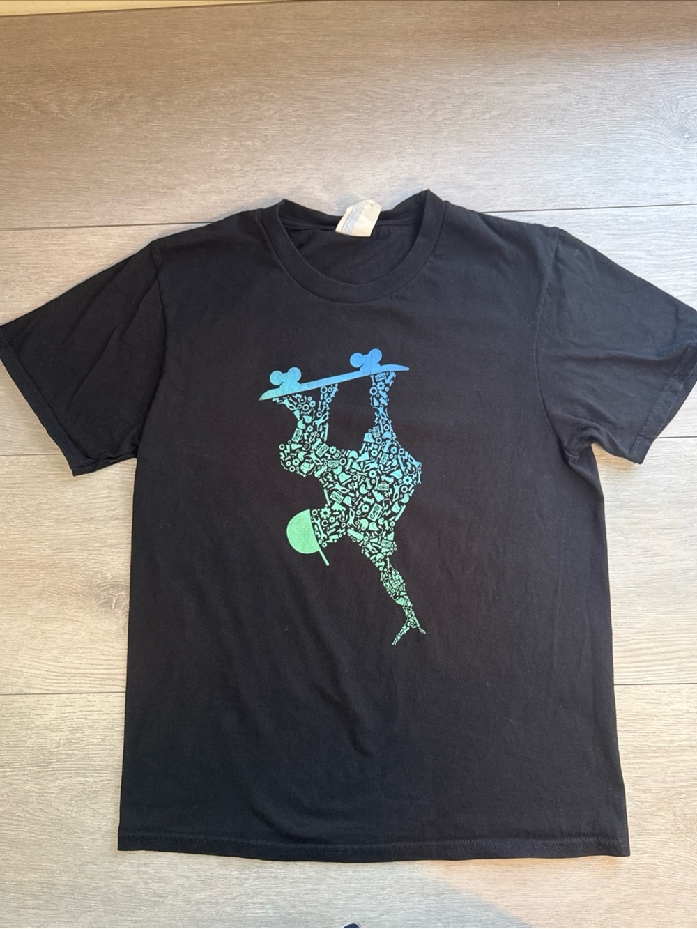 Port & Company Youth Large 10-12 Skateboard Shirt Black Green Blue Graphic Tee
